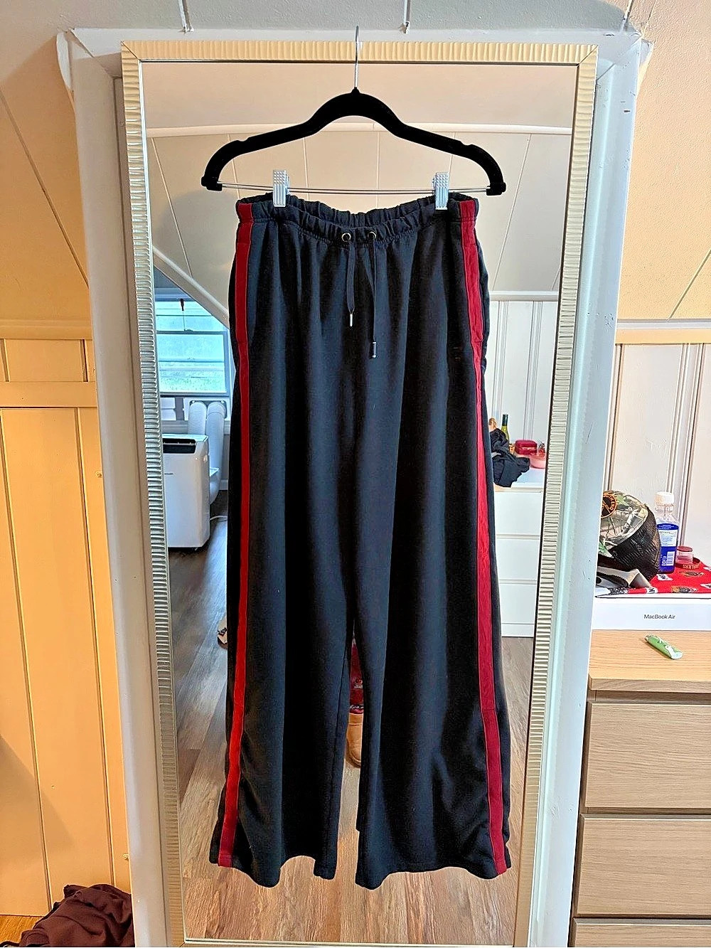 Gymshark Track Pants in Black & Red Large Like New